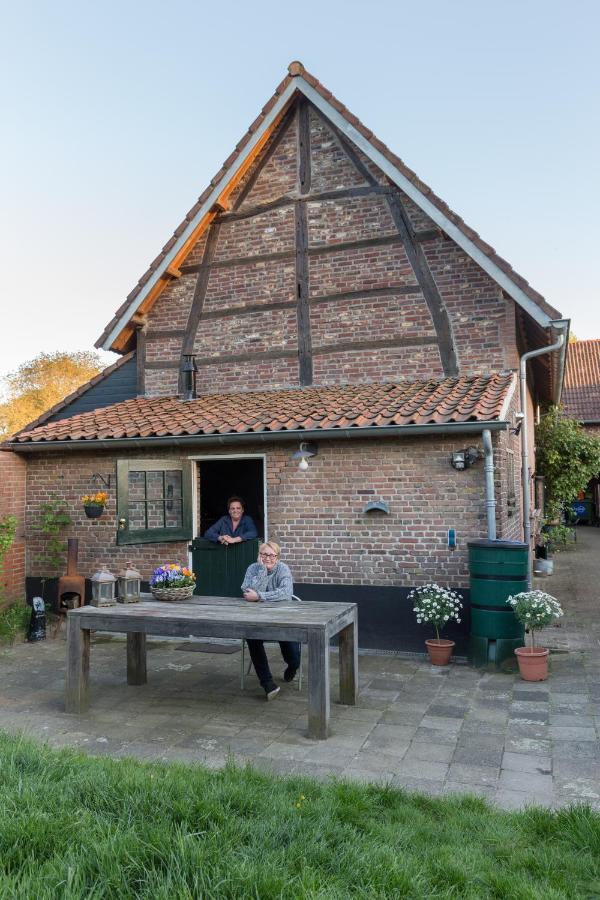 Aan de Holle Weg. Zeer landelijk gelegen verbouwde stal tot woning Nuth Buitenkant foto